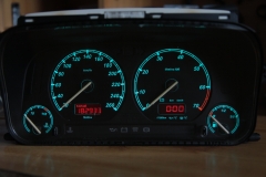20-260-as MotoMeter zöld plazma számlap, piros inverz LCD